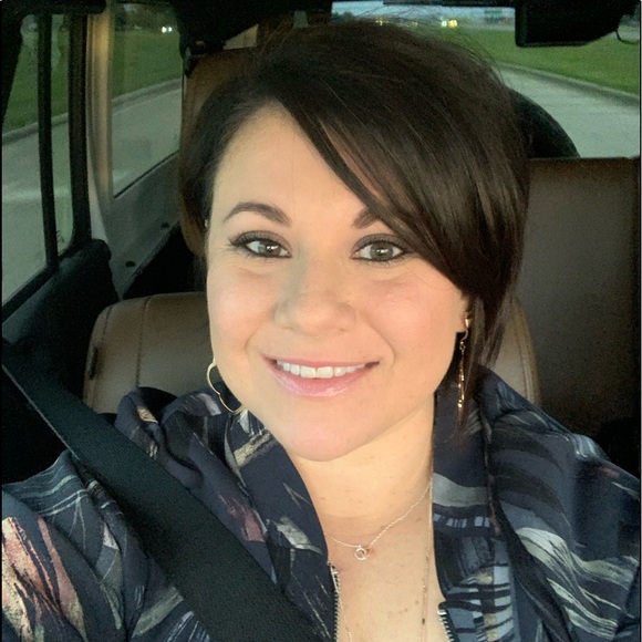 Meet your Posher, Stefanee - Picture 1 of 1